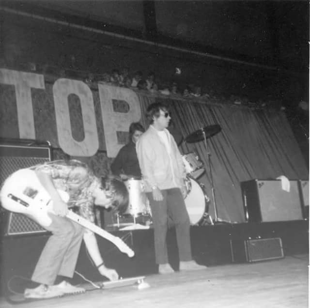 The Animals, photographed in Winston-Salem, NC, on July 26th, 1966, with a late-production WEM Rush Pep Box. (Photo credit unknown)